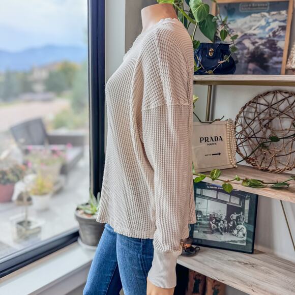 OFFLINE by Aerie Wow! Beige Waffle Notch Neck Long Sleeve T-Shirt, Women’s Small - Picture 6 of 9